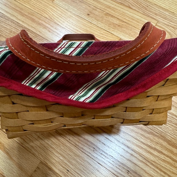 Longaberger 2005 Christmas Collection Silver Bells Basket – Celebrating 25 years - Picture 5 of 10